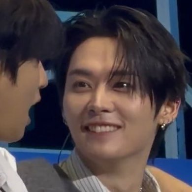 한 dara IS SEEING SKZ tweet media