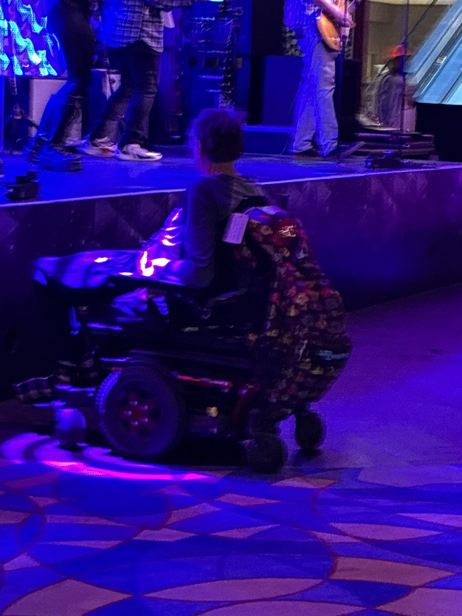 JohnTalkToEm tweet media