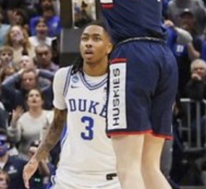 Tf you lookin at son, contest the damn shot😭😭