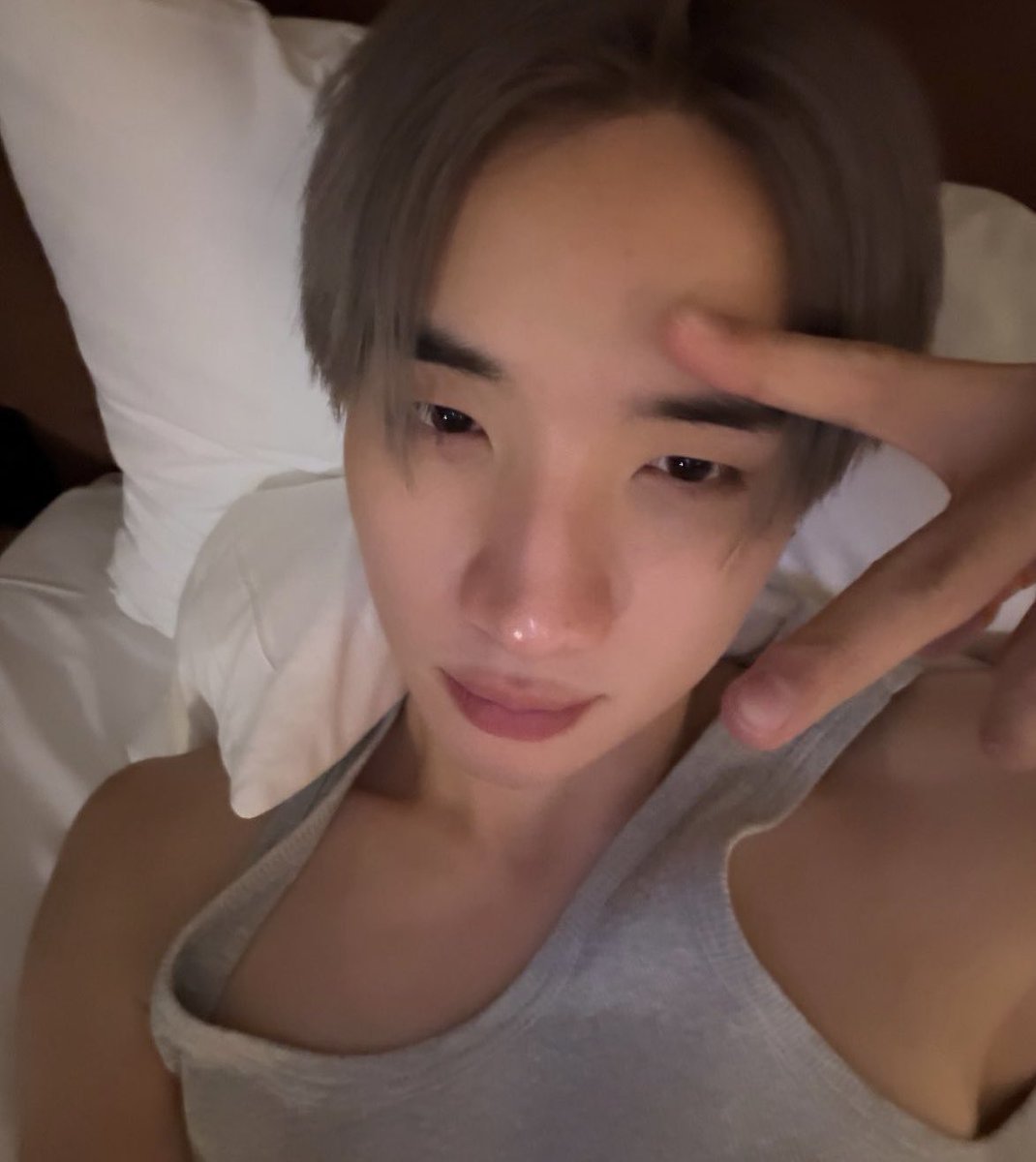 ᴊᴇɴᴀɪ tweet media