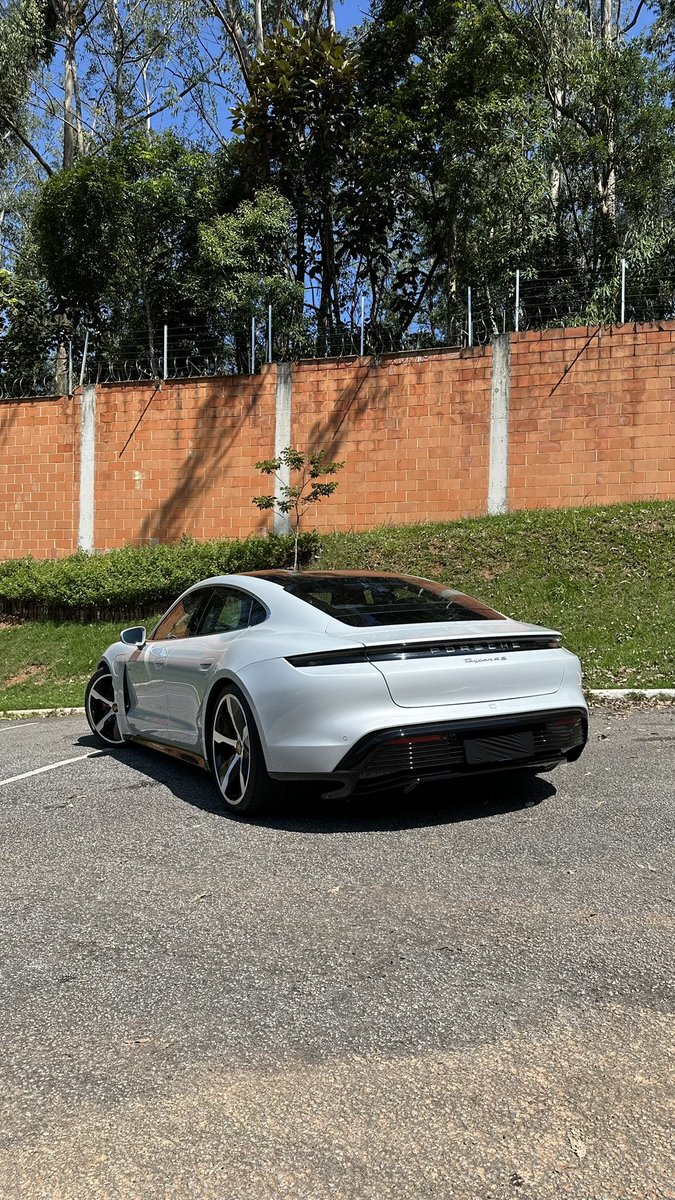 TheVaultCars's tweet photo. O melhor elétrico que o dinheiro pode comprar!

Afinal estamos falando de um EV que não só se comporta como um carro, mas como um Porsche! 

Dados básicos:

Porsche Taycan 4S
Ano: 2020/2021
KM: 27.300

Caso tenha interesse, nos contate via DM ou no telefone (11)97417-9911. https://t.co/urMJ5m98Mn