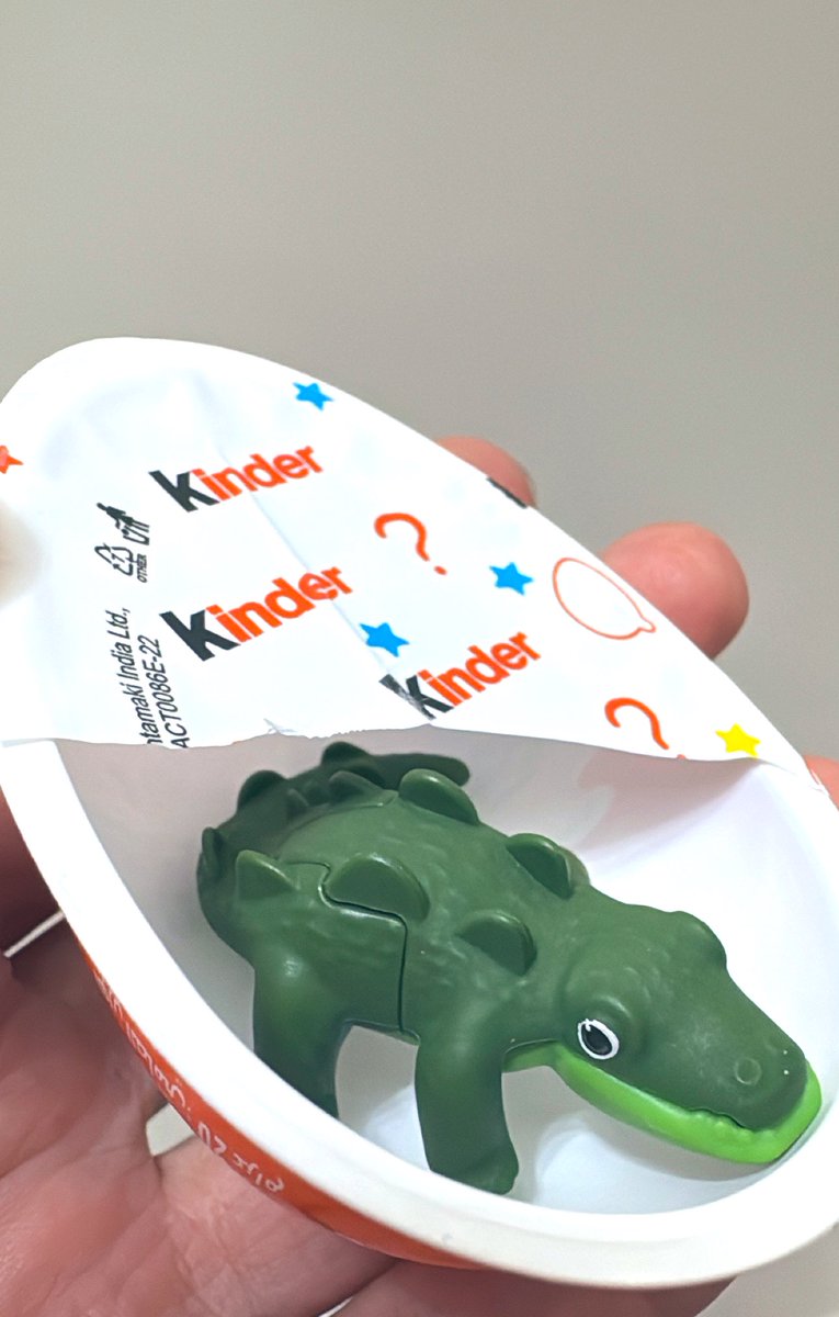 Hagareldeebb's tweet photo. بس اللعب ف Kinder joy مبقتش قد كده يعني https://t.co/o7UM6fyBwd