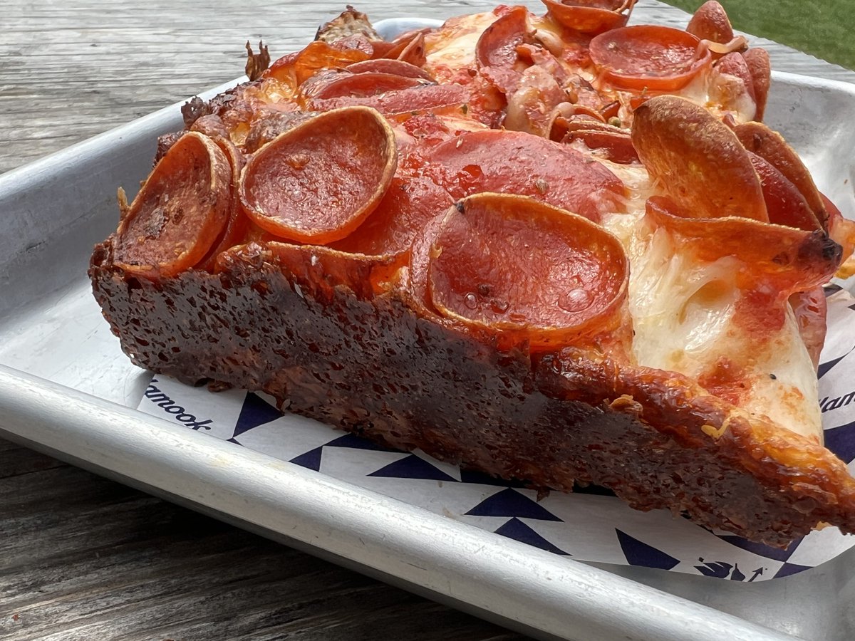 てかりん tweet media