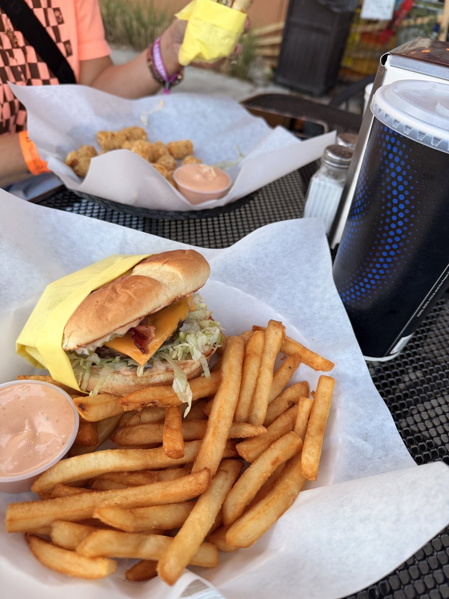 janice box 📦 tweet media