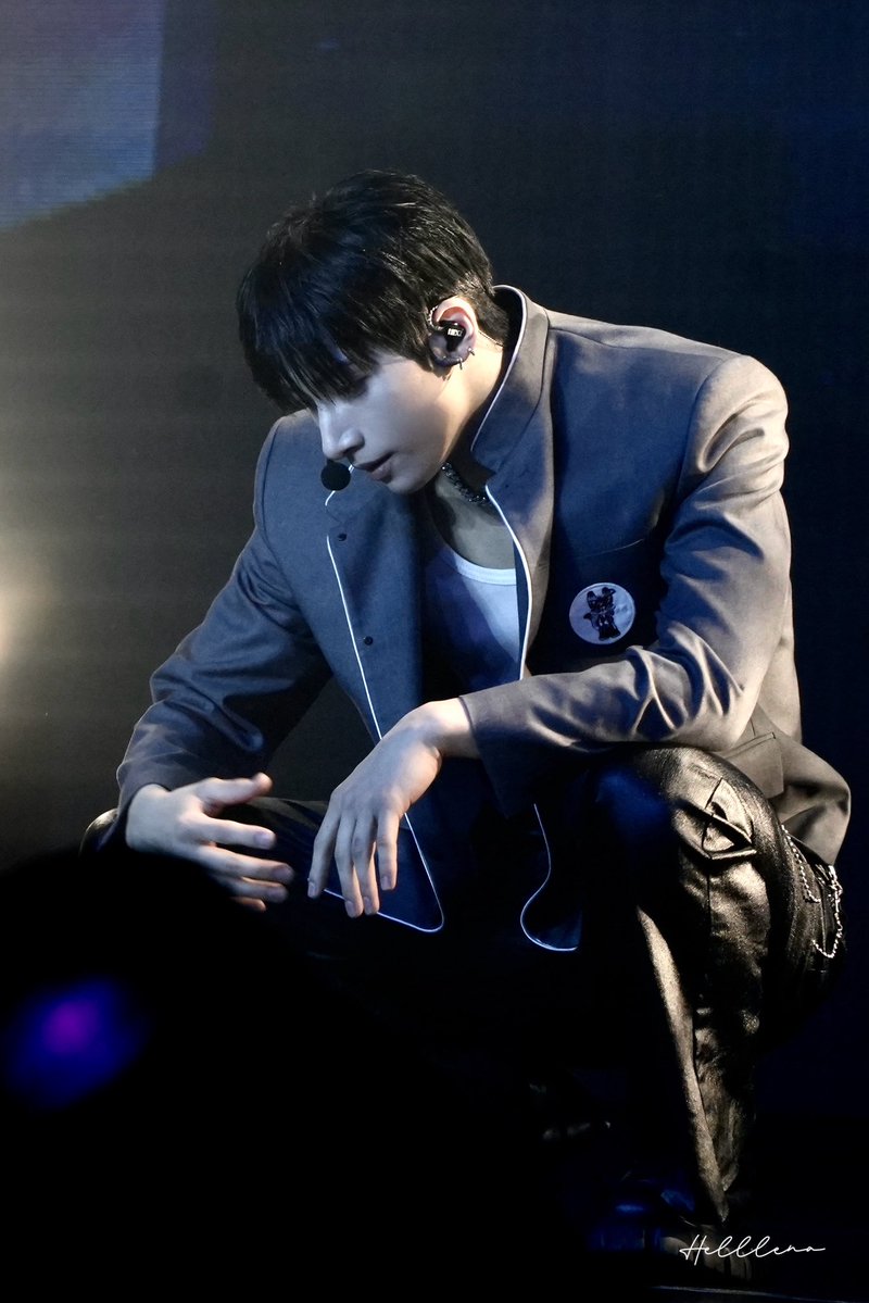 HelllenA_ tweet media