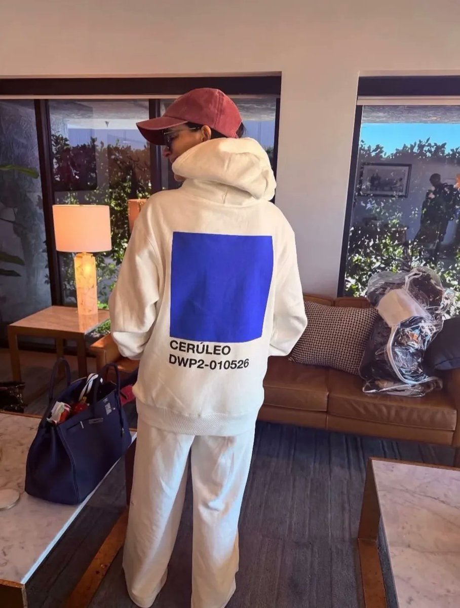 Anne Hathalegend tweet media