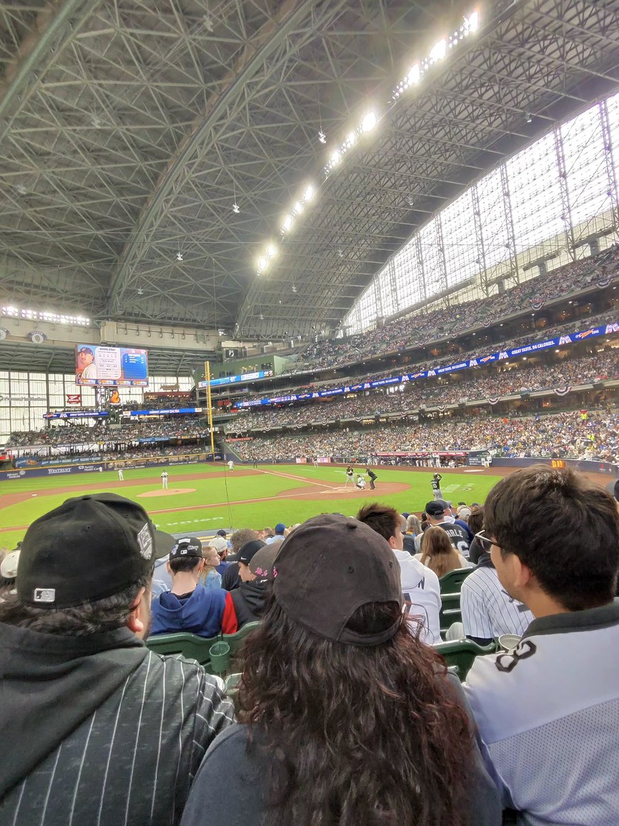 Elijahjames1's tweet photo. #whitesoxvsbrewers2026 #americanfamilyfield # Milwaukee https://t.co/mRwnwB7SyI