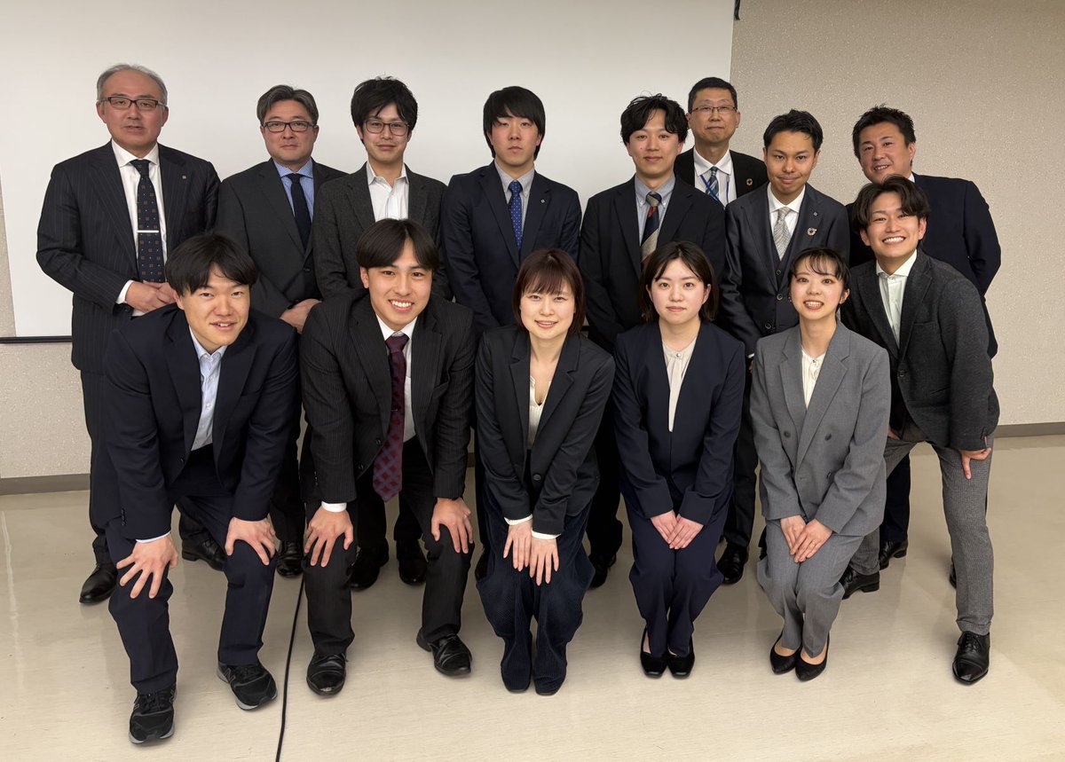 FUKUDA_Corp's tweet photo. ／
#BSN新潟放送 様 × #福田組
#若手社員交流会
＼
最終回は成果発表会を開催。3チームが白山エリアの将来像を提案し、10名が熱い想いを共有しました。異業種のメンバーが一つの目標に向かって話し合いを重ねた日々はかけがえのない経験に。築いた絆を胸に、今後も未来に向けた検討を続けていきます。 https://t.co/NSJCc0WDp0