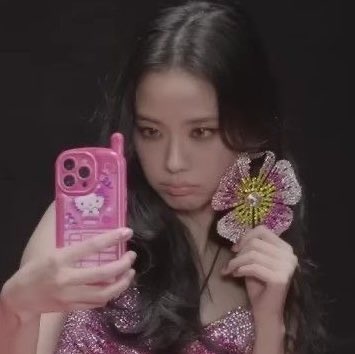 'rare 𝜗𝜚 🪩 tweet media