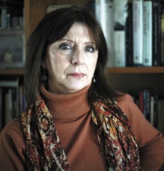Enorme tristeza despedir a la jueza María del Carmen Roqueta. Fue quien firmó la  condena a Jorge Rafael Videla por el plan sistemático de apropiación de bebés, al presidir el TOF 6 que emitió el veredicto el 5 de julio de 2012. Ella decía que fue “poner paz donde hubo dolor.”