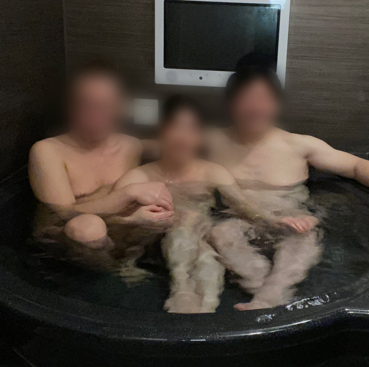 はるただ tweet media