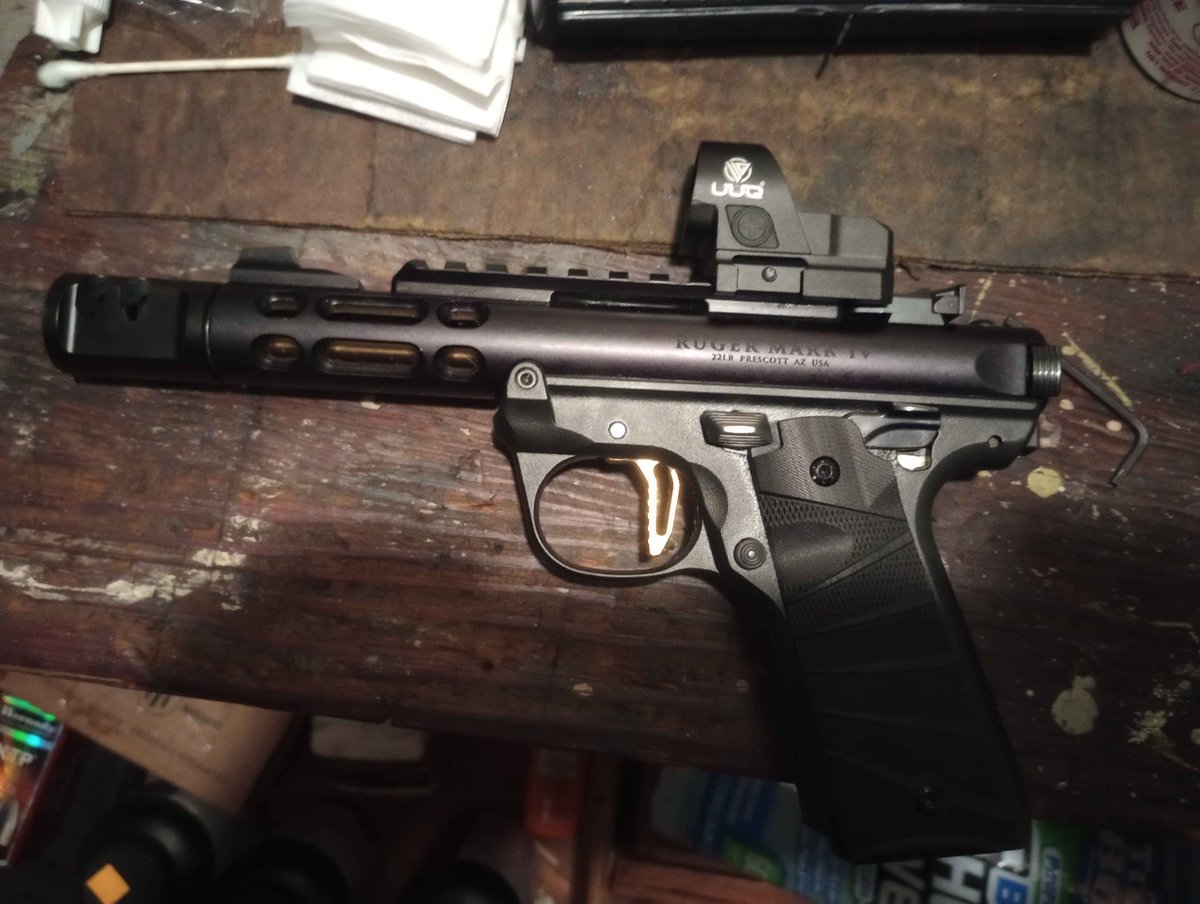 Bred Floss tweet media