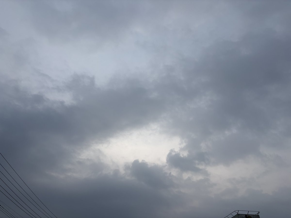 おはようございます。
雲多めの週明けですが…何かと忙しい頃。
気を引き締めて頑張りましょ💪

3月も早おわる😅

#いまそら