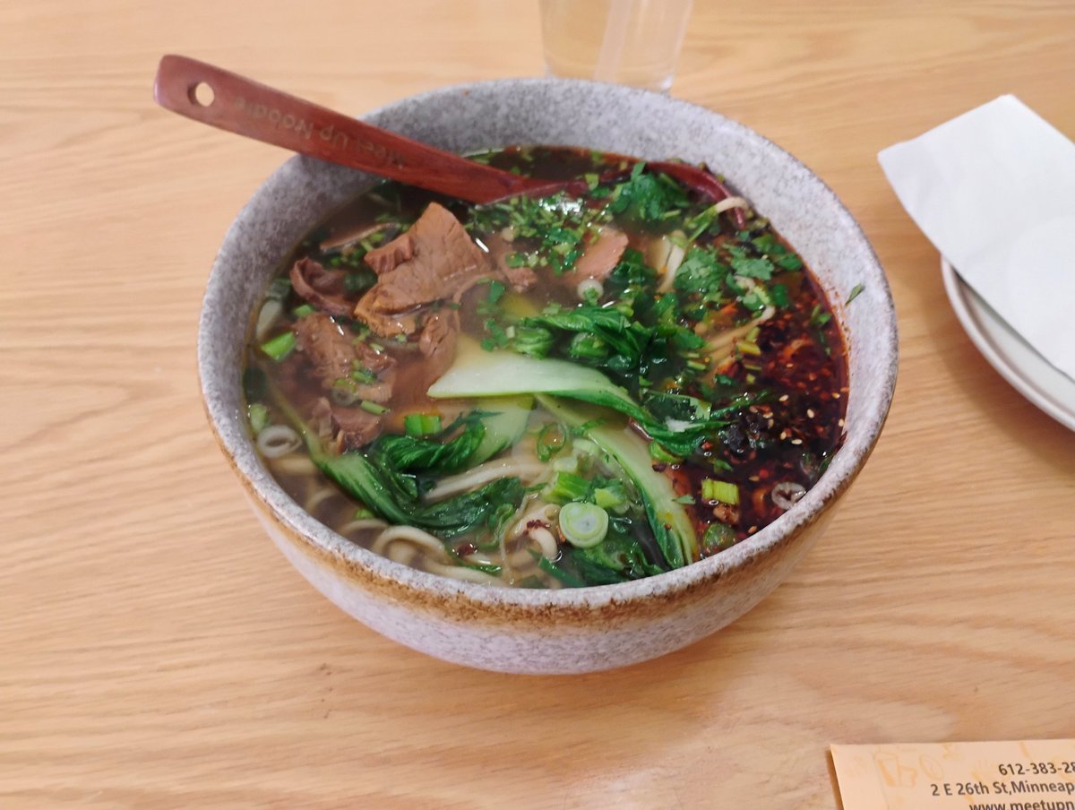 davidbrevik1's tweet photo. Yummy noddles for lunch.
#lunch #food https://t.co/dnacWQgIO3