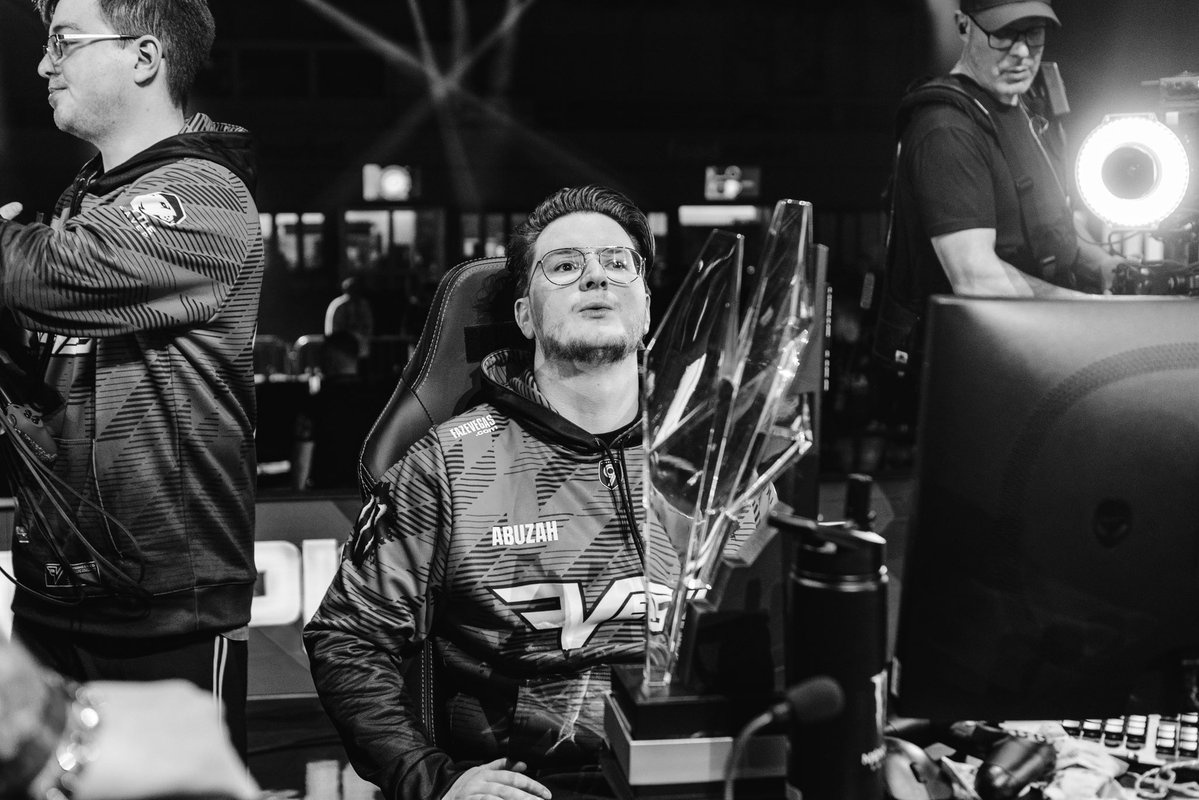 FaZe Vegas tweet media