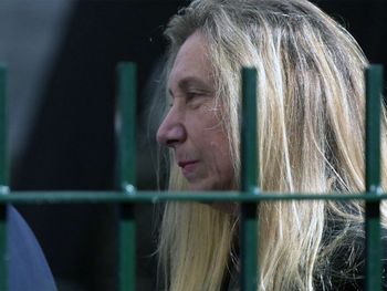 Le quedan bien las rejas