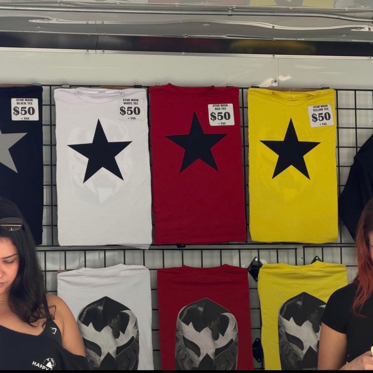 YEFANATICS tweet media