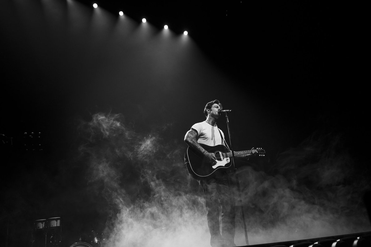 The Neighbourhood tweet media