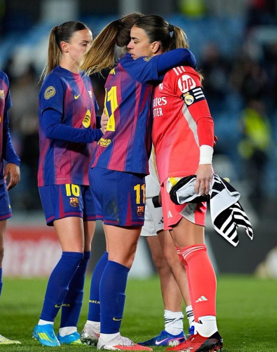 luuu💗 tweet media