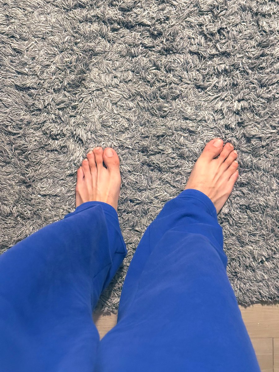 Luisroldangdl's tweet photo. Feeling the cold of Vancouver 👣 https://t.co/aiaLm04RuZ