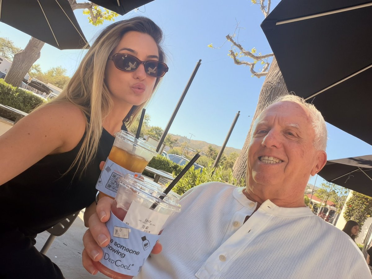 Emily Saves America tweet media