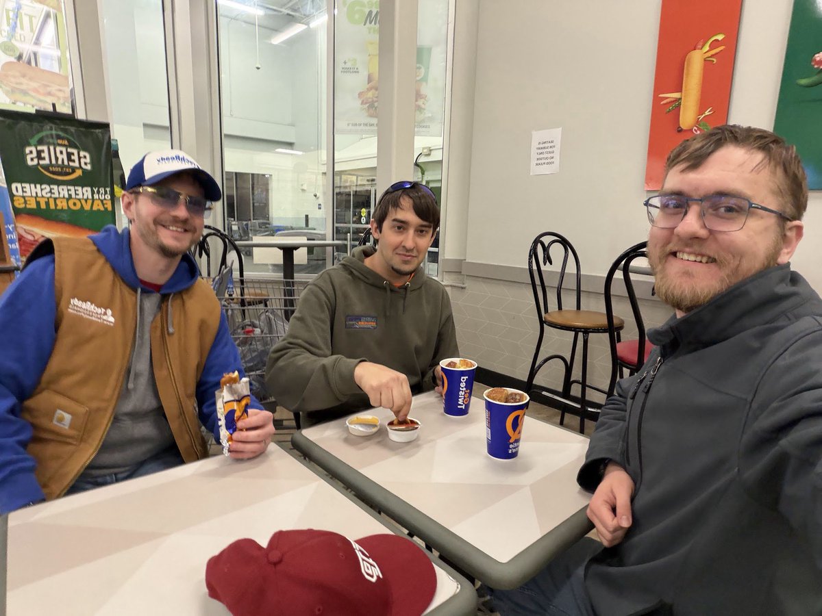 TechReadyPro's tweet photo. 🚐🔧 Big thanks to MPS Pro Services &amp; Bradley Bowser for sponsoring our D&amp;H Warehouse trip for major projects! 🙌📦 Great food at Five Guys restaurant 🍔 Team members Matthew Green &amp; Gordon Barrows 💪 

#TechSupport #ComputerSupport #ClarionCounty #NewBethlehem https://t.co/P65VGpviGh
