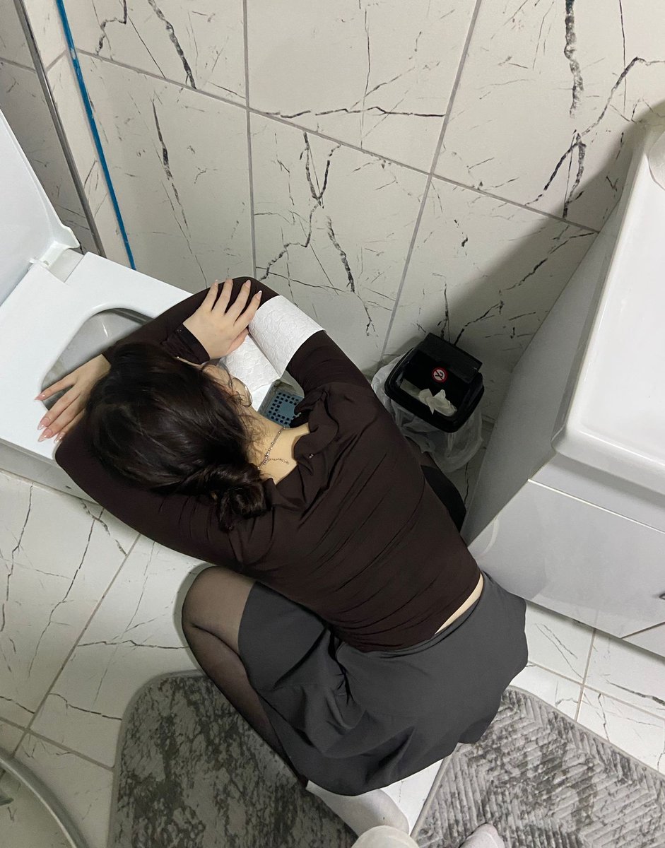 nazlietzsche tweet media