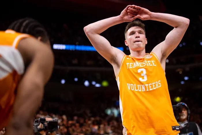 NCAA Buzzer Beaters & Game Winners tweet media