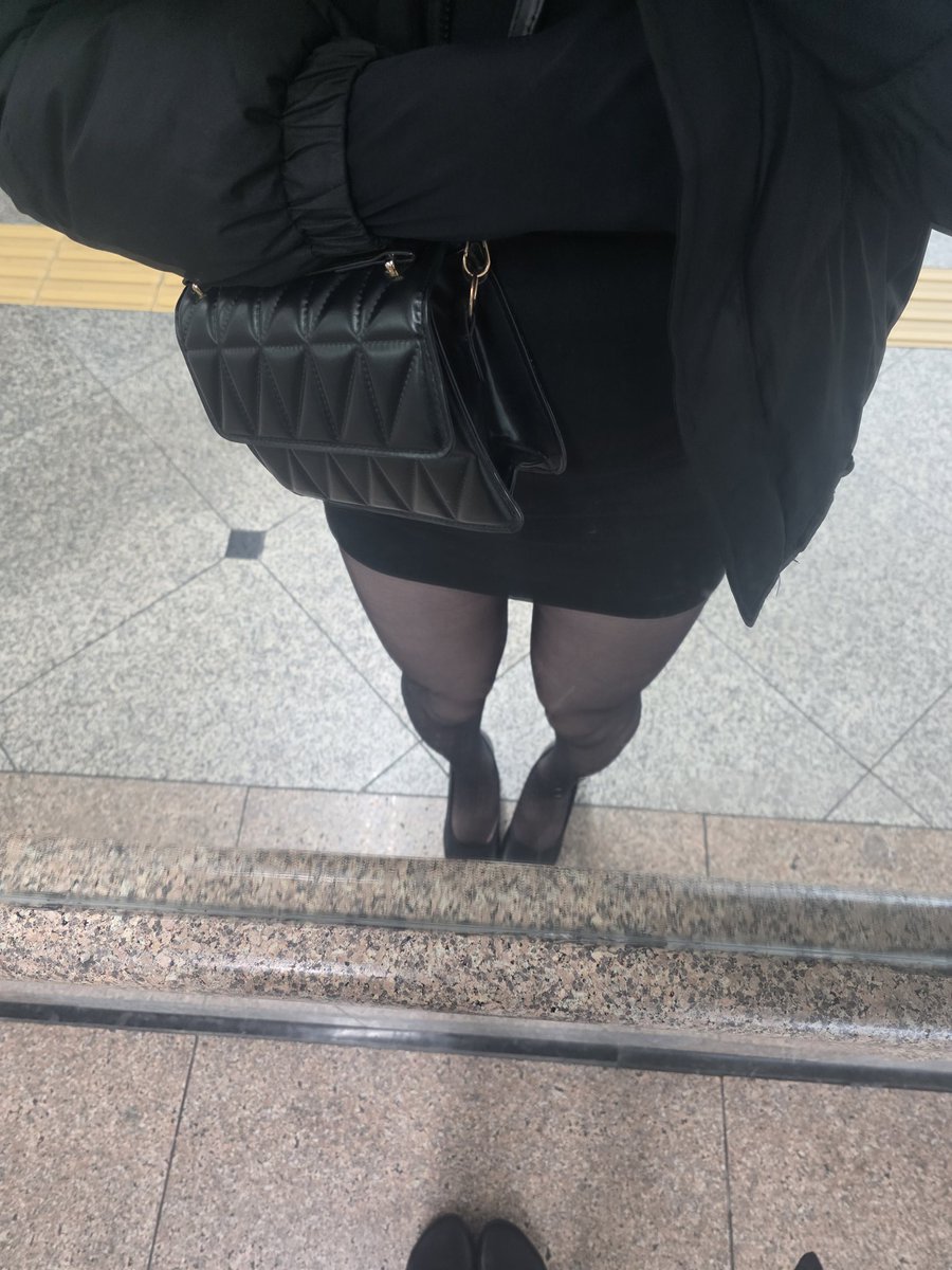 설이❄️ tweet media