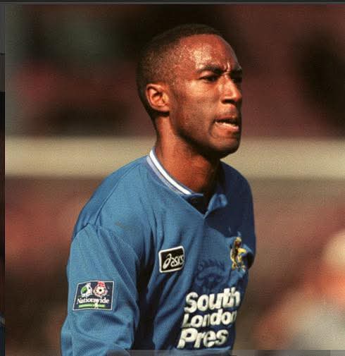 Millwall halfwayline tweet media