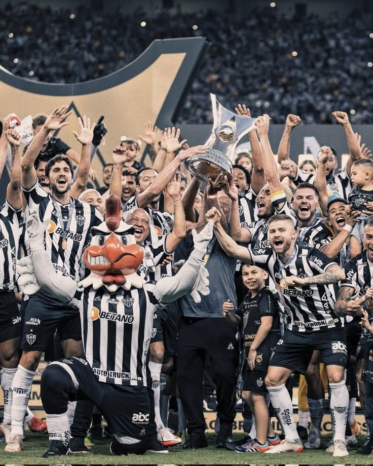 Noite de Copa tweet media