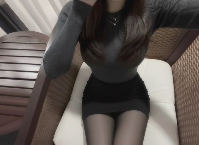 みーな tweet media