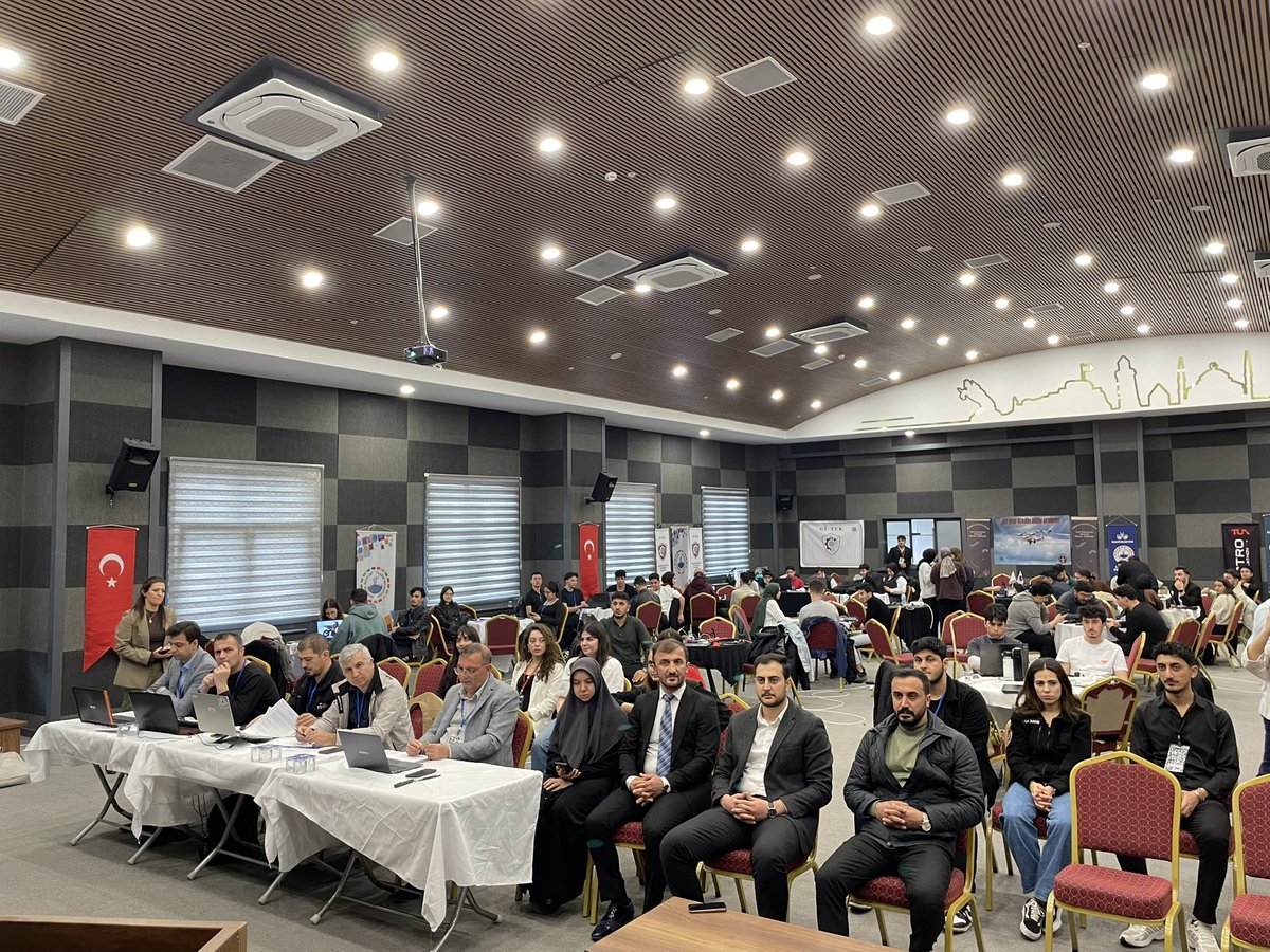 ebgencmeclis's tweet photo. 🚀 Gençlik Meclisi ile Astro Hackathon Elazığ!
48 saat boyunca;
💡 Fikirler üretildi
💻 Kodlar yazıldı
🤝 Takımlar yarıştı
🌍 Çevre illerden katılımla güçlü bir teknoloji buluşması yaşandı.
📍 Elazığ’dan geleceğe iz bırakıyoruz!
#AstroHackathon #Elazığ #GençlikMeclisi #Teknoloji #YapayZeka #Uzay
@sahin_serifoglu
@Tahacan023