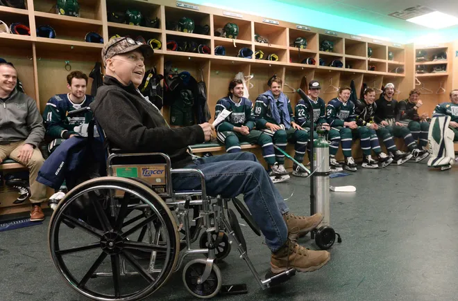 ebrook24's tweet photo. @JLazzy23 @HurstMHockey Something had you laughing in this photo Jonny. Must have been pretty good. https://t.co/lp0YrP8DF7