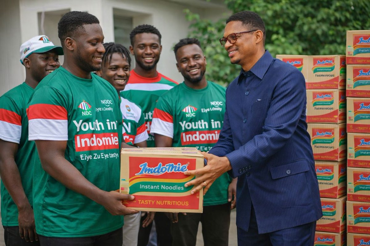 Nαɳα Kɯαɱҽ tweet media