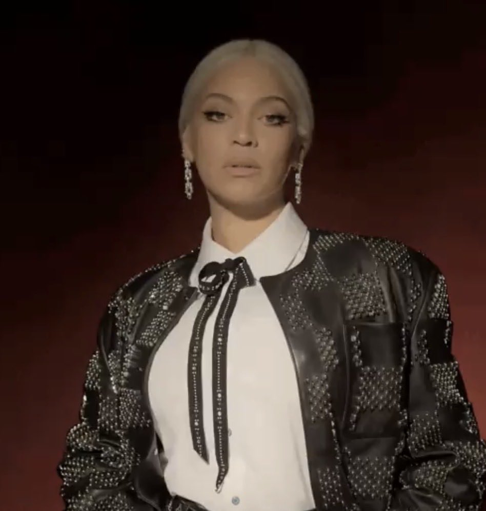 BEÉ 𐚁 tweet media