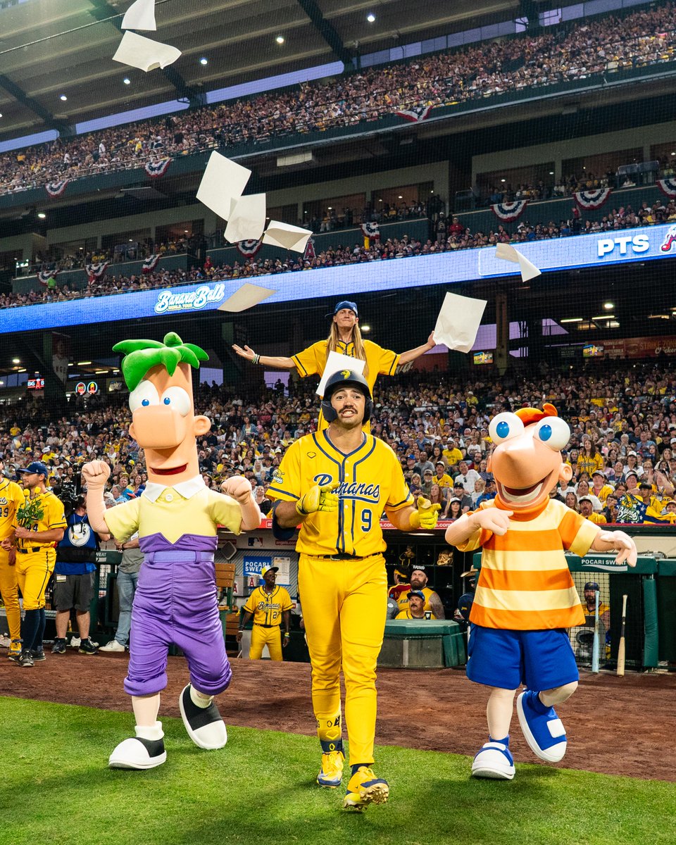 Disney Parks tweet media