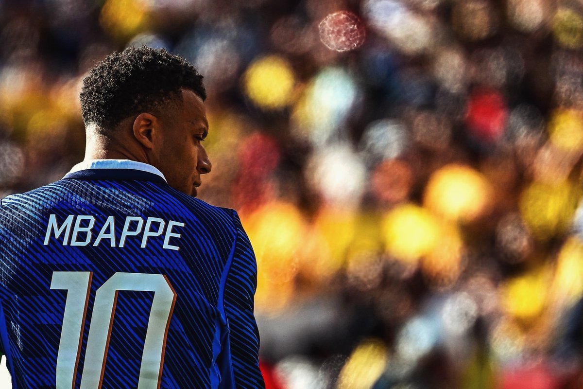 _gjr7's tweet photo. Kylian Mbappé #FRACOL https://t.co/5ERDI1gSif