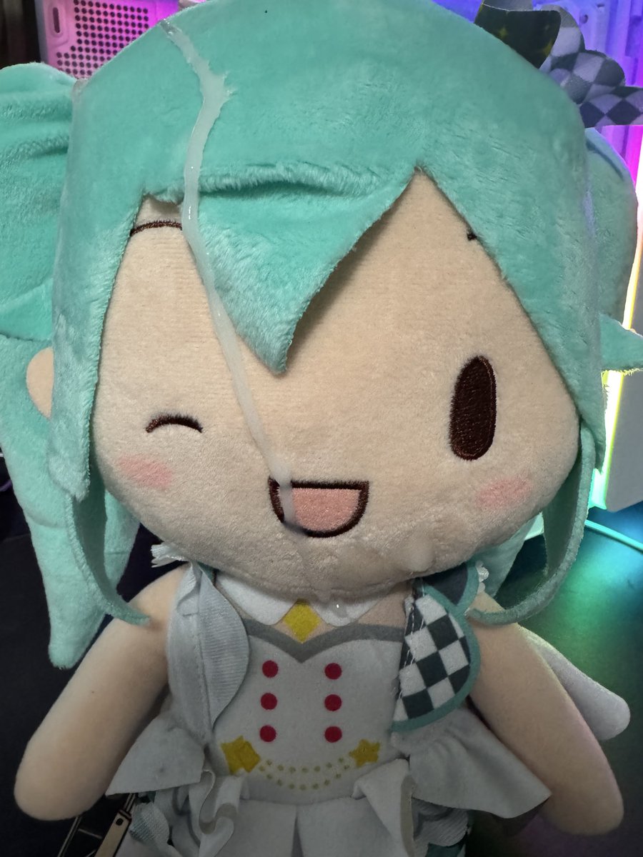 NeptwoH's tweet photo. Cum on Hatsune Miku plushie! https://t.co/Cdzzg2zj8q