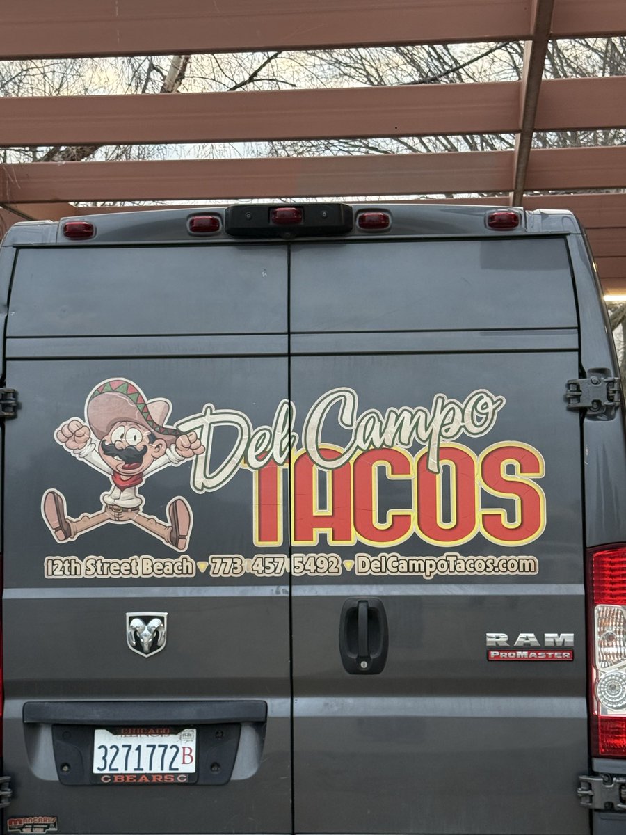 MGoBlue92's tweet photo. Great Taco Truck outside Chitown. Beaner Bob Del Campo has putting tacos in little mcgrippers mouths since 1987.  Just be careful if you see noted beaner killer Boeheim.  He loves to mow down the little kiddos while they are enjoying soft corn tacos https://t.co/qGuixW5Ze5