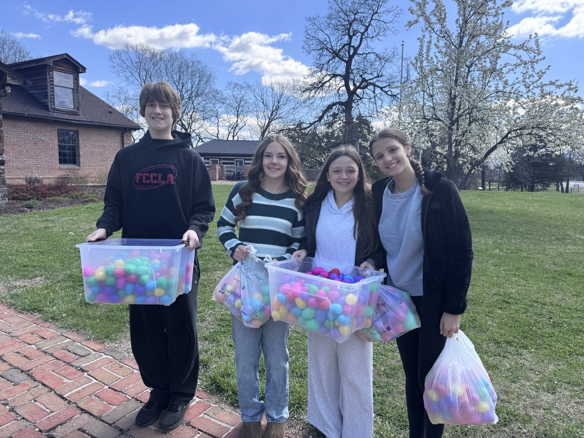 virginiafccla's tweet photo. The Strasburg High School #VAFCCLA chapter helped with their town Easter egg hunt yesterday! These incREDible #FCCLA leaders hid over 1,200 colorful eggs for their community to find. Thank you for being part of our #FCCLAfamily! 🐣
#FamilyAndConsumerSciences #CTSO #CareerTechEd https://t.co/Scibs8M8Dx