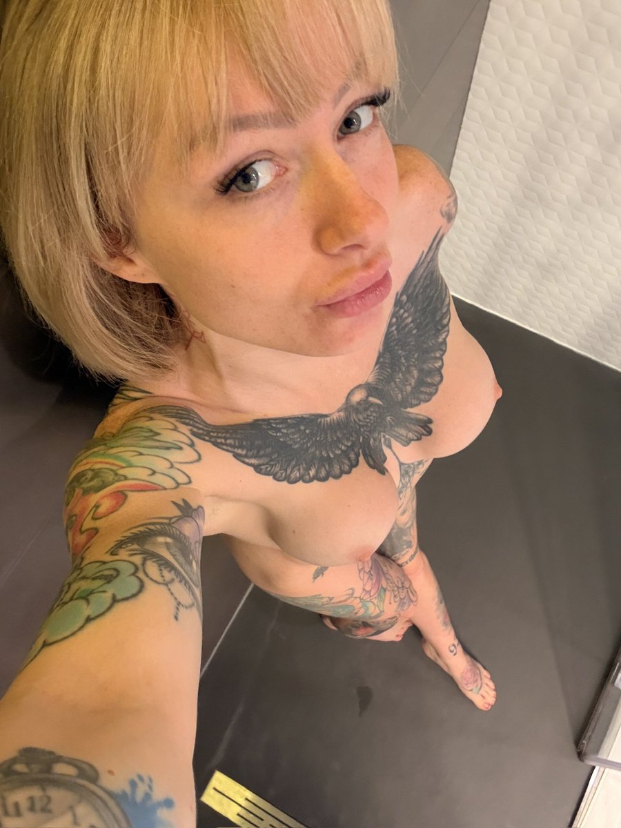 Good Night Showers are the best - am i right? Although there is missing something here 👀😈 what is it?