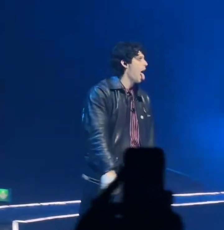 bea ★卌 tweet media