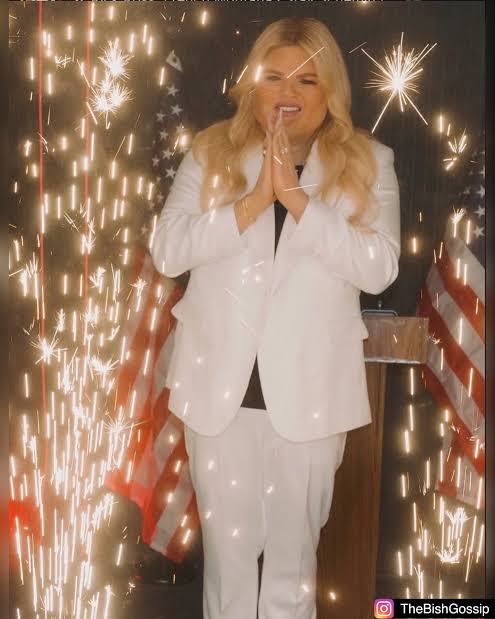 Royalty4 tweet media