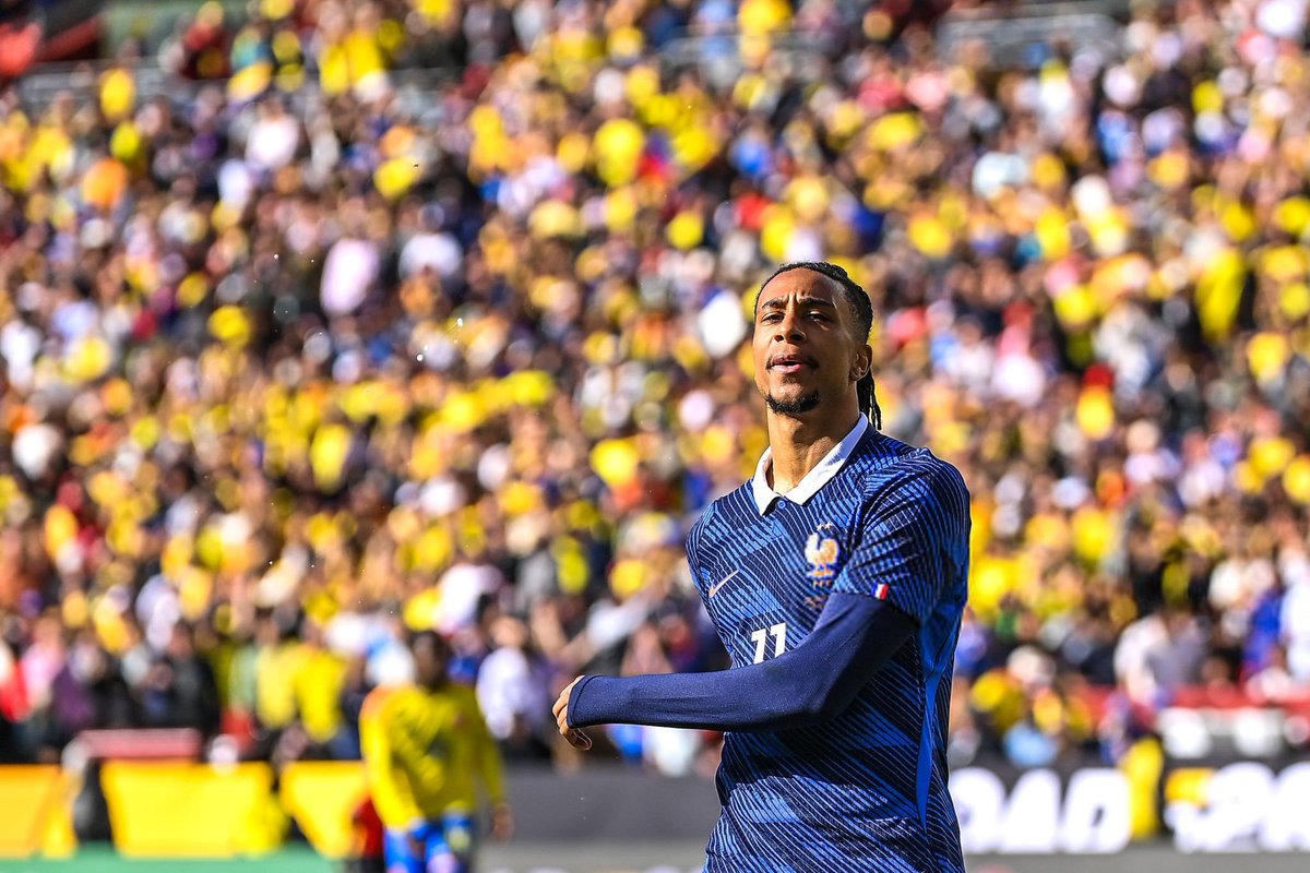 AllForOlise's tweet photo. 📷|Michael vs Colombia
12 minutes played
#FRACOL #FiersdetreBleus https://t.co/Nllb3EiFRw