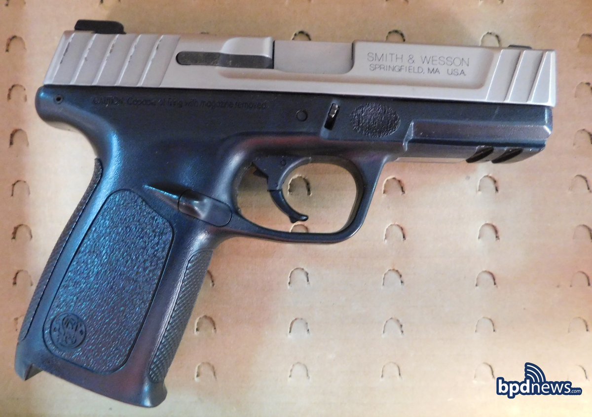 Boston Police Dept. tweet media