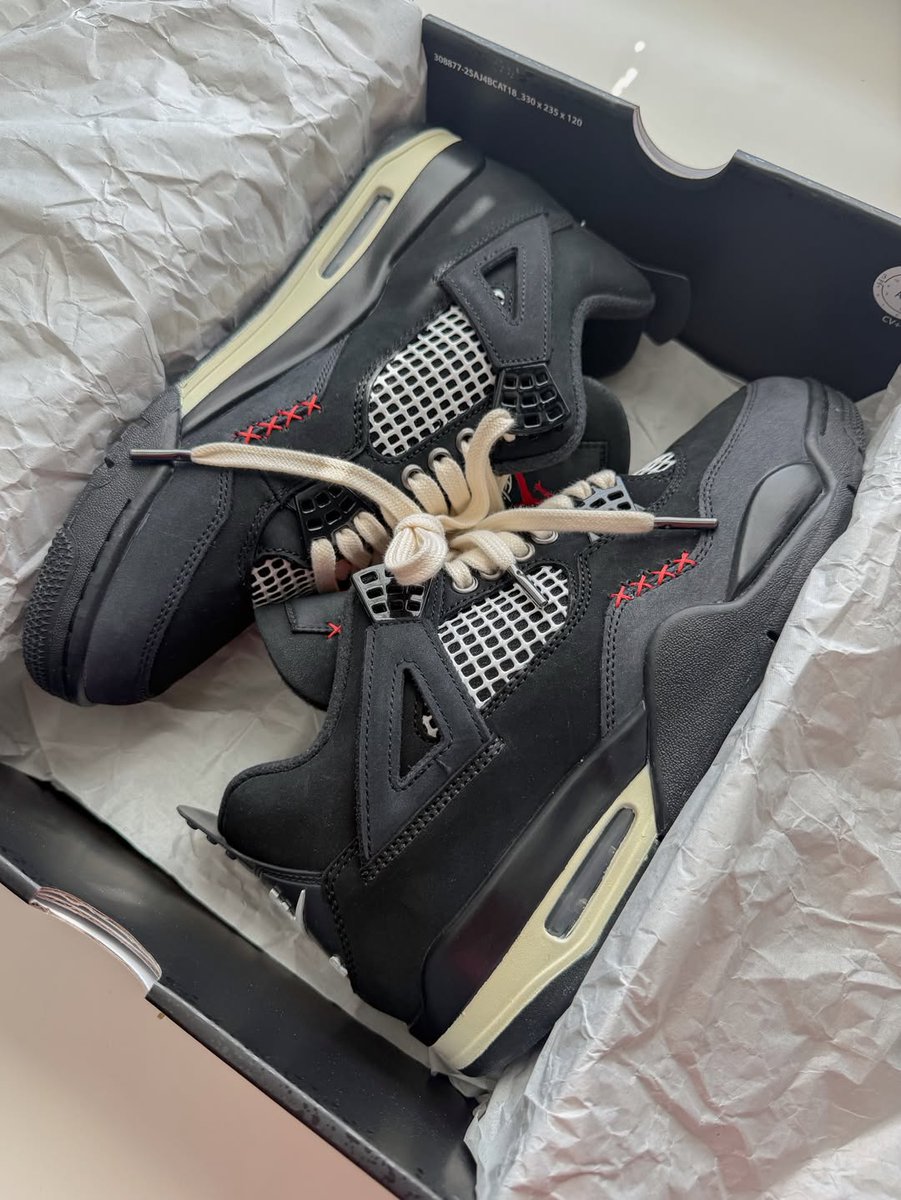 houseofheat's tweet photo. “Night Shade” Air Jordan 4 Customs 🧵❌ https://t.co/mazROeGZxi