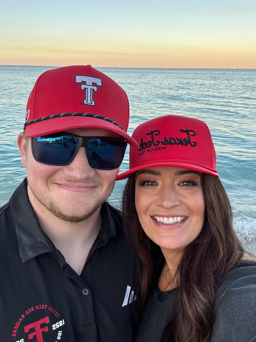 SBransonCole's tweet photo. Happy 22nd Birthday to the one that first made me a mom!! https://t.co/ZFRy2KC57z