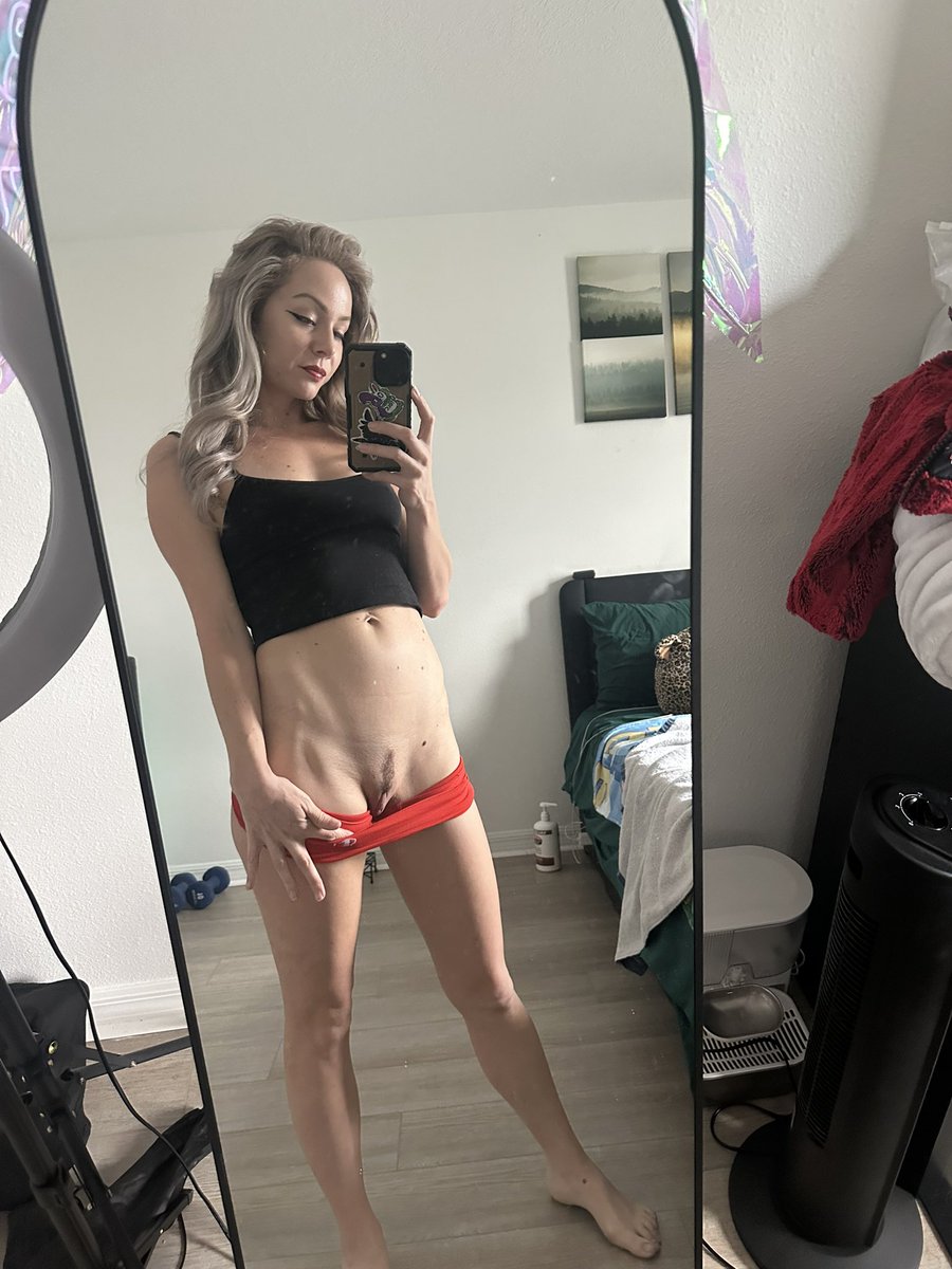 Elisa Pink Xbiz Miami tweet media