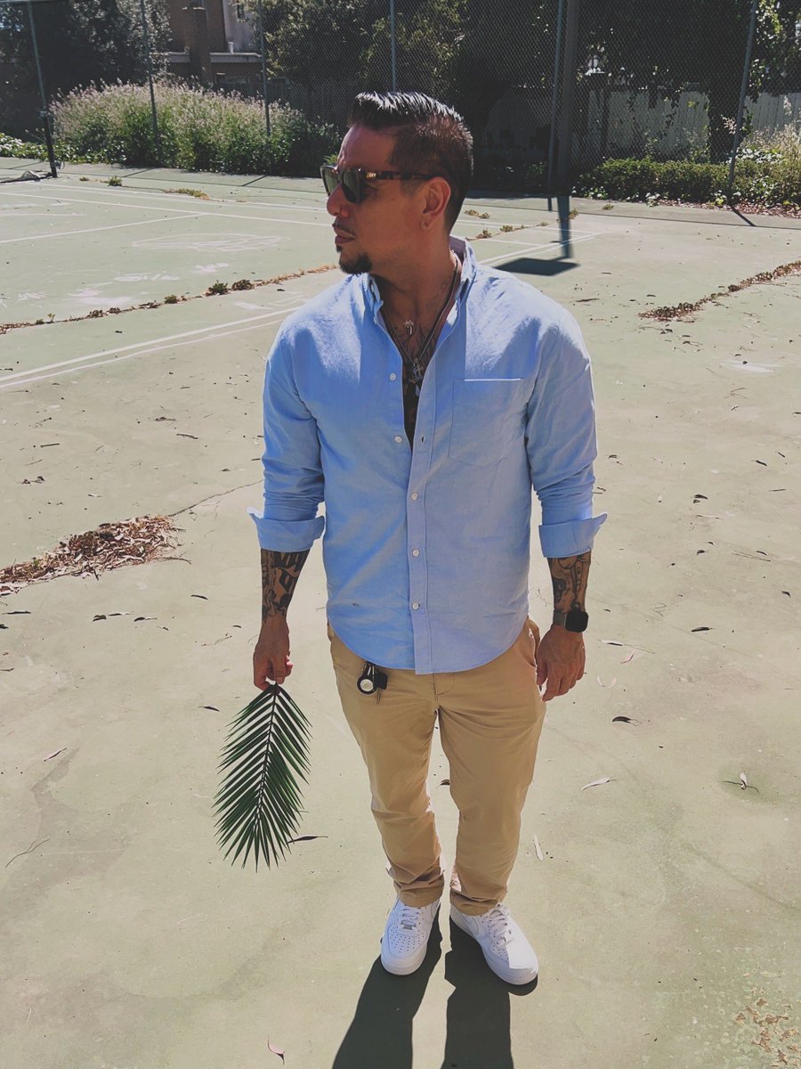 Ghambit's tweet photo. “Hosanna to the son of David: Blessed is he that cometh in the name of the Lord; Hosanna in the highest.”

The King has returned! Happy Palm Sunday 🌴🌿✝️ All hail King Jesus! 

#Christian #Jesus #palmsunday #Christ #christisking https://t.co/zHCnz4ZFOl